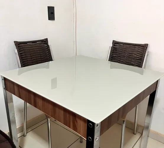 Mesa de jantar 4 lugares