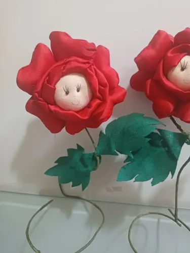 Flor de Feltro Pequeno Príncipe - Decoração Delicada para Festa e Enfeite