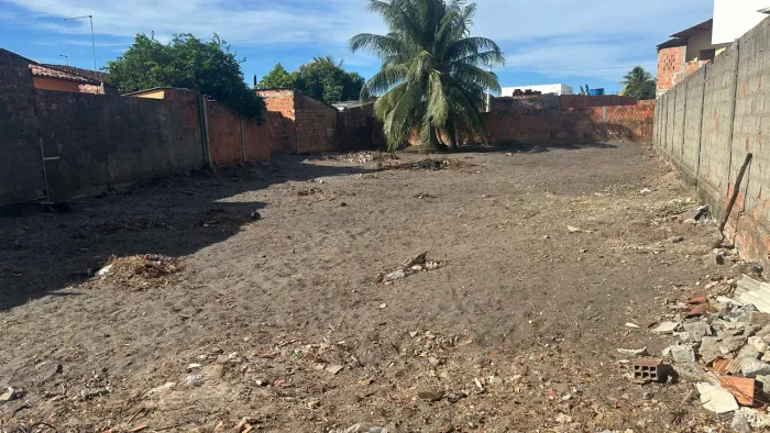 Terreno em Massagueira, com 678m2