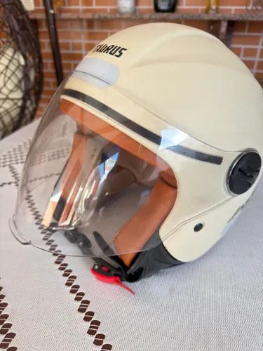 Capacete Aberto Joy23 By Taurus acabamento da forrarão Couro 