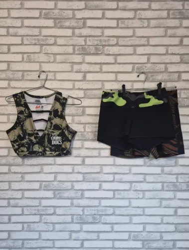 Top e shorts esportivos preto e verde, M-G