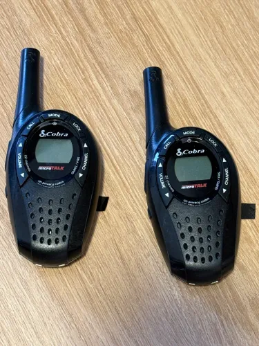 Par de walkie-talkie COBRA