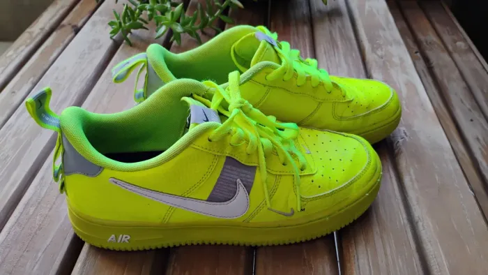 Tênis Nike Air Force 1 LV8 Utility Volt Tam 38 (40 EUR) Edição limitada e Raro
