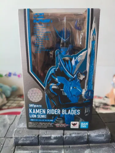 SH Figuarts Bandai Kamen Rider Blades Lion Senki