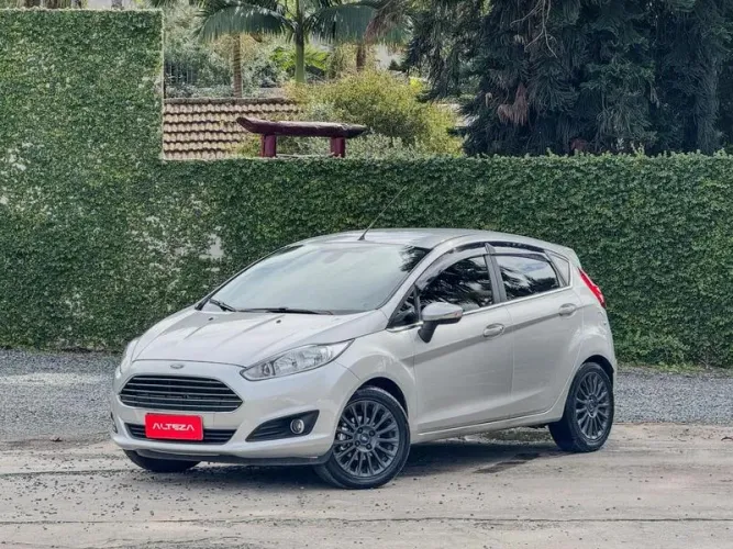 Ford Fiesta Titanium 1.6 16V Flex Power Shift 2017