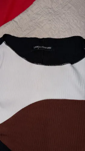 Vestido lança perfume