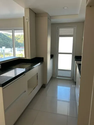 Apartamento disponível para locação no bairro Ressacada em Itajaí