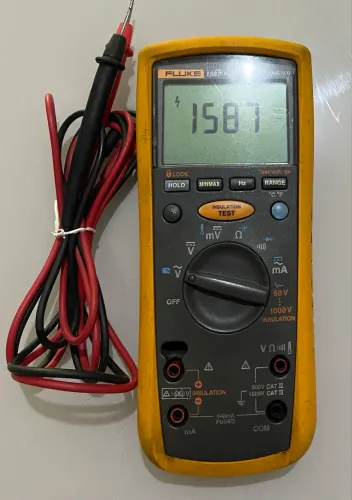Megometro Fluke 1587