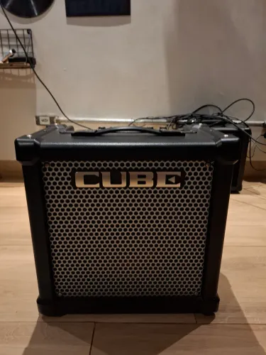 Amplificador Roland Cube 20 Gx