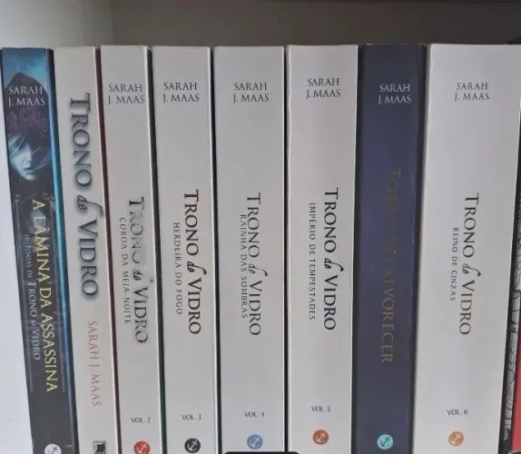 Coleção Trono de Vidro
