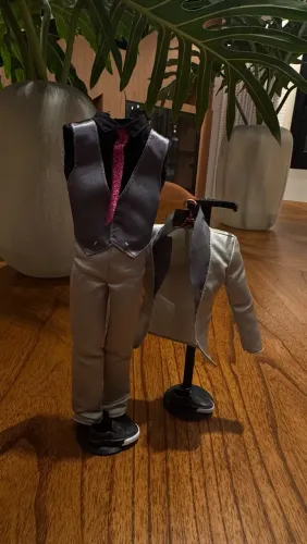 Roupa Completa Boneco Ken - Filme Barbie Moda e Magia (2010) - Original Mattel