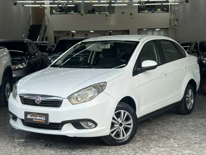 Fiat Grand Siena Tetrafuel 1.4 EVO F. Flex 8V 2013