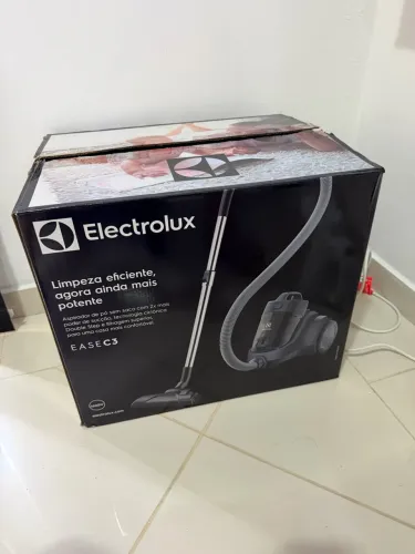 Aspirador de Pó Electrolux EASE C3 1600W Seminovo