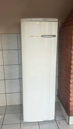 Freezer Eletrolux gelo seco 269 litros!!!!