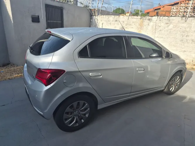 Chevrolet Onix Hatch Advantage 1.4 8V Flex Aut. 4P 2019
