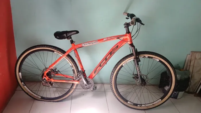 Vende-se bicicleta aro 29, quadro de alumínio 