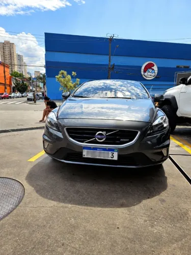 Volvo V40 T-5 R-design 2.0 Aut. 2014