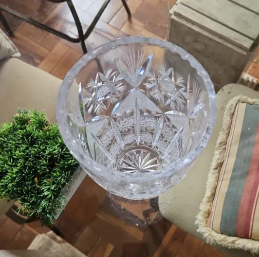 Vaso raríssimo de cristal.<br>R$ 1500.<br>Comprado em renomada loja.