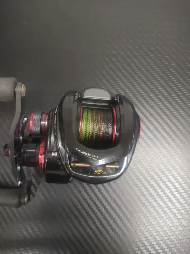 Kit Pesca Esportiva: Carretilha Lubina Black Widow + Vara Saint Carbon Tech 5'8" (8-20lbs)