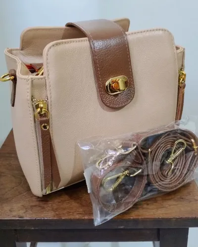 Bolsa Estruturada em Couro Legítimo Bege e Marrom - Estado de Nova<br><br>