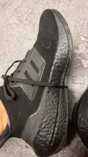 Tênis adidas ultraboost 34