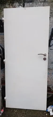 PORTA DE CHAPA SUPER RESISTENTE 81,5 X 2,09 /// R$950,00