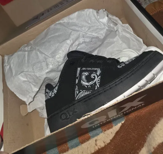 Tenis qix 90s numero 34novo na caixa nunca usado