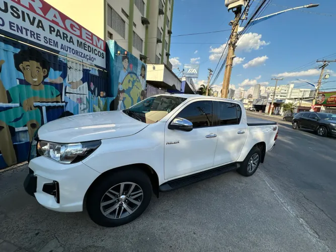 Toyota Hilux CD SRV 4X4 2.8 TDI Diesel Aut. 2020
