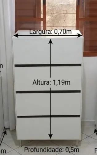 Cômoda com gavetas profundas