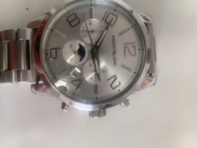 Relógio montblanc  masculino tenho a 26 anos nunca deu problema 