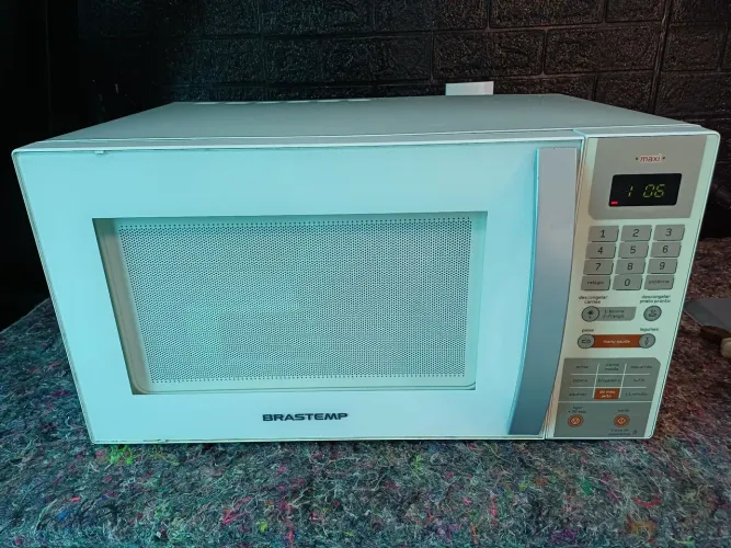 Micro-ondas 30 litros, 3 mes de garantia