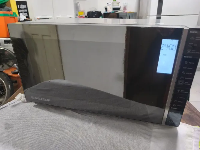 Vende-se microondas Brastemp 32 litros espelhado top