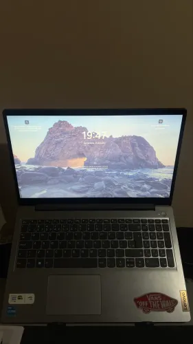Notebook Lenovo IdeaPad 1i - Intel Core i3 | 4GB RAM | SSD 256GB | Cinza 