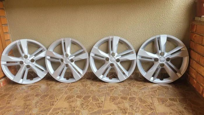 Venda-se Jogo de Calotas Original Nissan Kicks aro 16 nova sem Uso