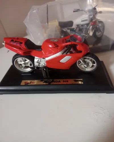 Miniatura Moto Honda NR Vermelha - Maísto
