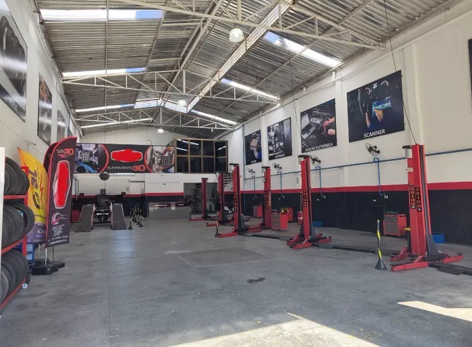 ARRENDA-SE AUTO CENTER OFICINA
