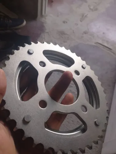 Vendo rolamento de moto completa nova