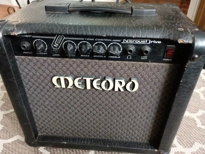 Cubo p/guitarra e violão METEORO