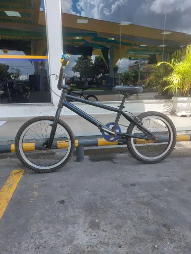 Bicicleta modelo Cross - Quadro em alumínio Caloi toda no rolamento