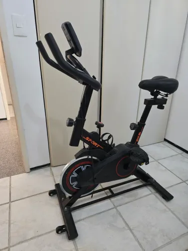 Bicicleta ergométrica spinning