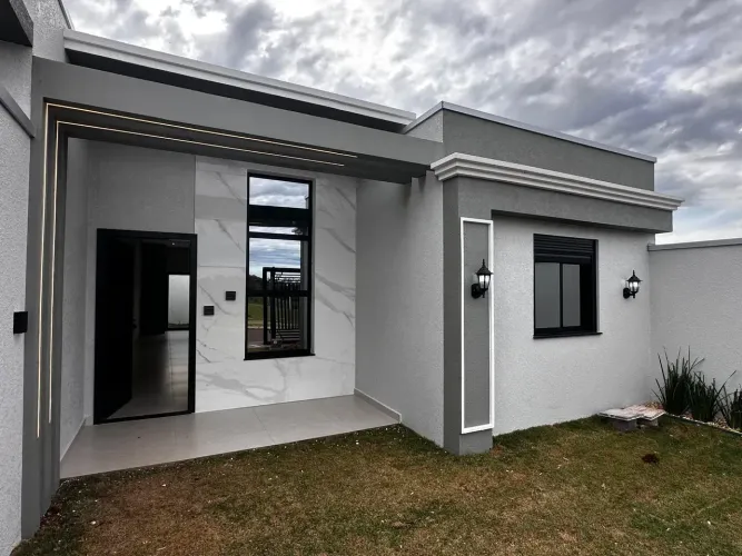 Casa à venda no Colinas Tropical II