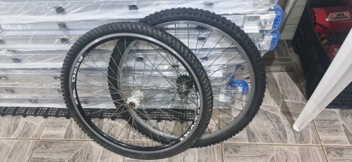 Peças de bicicleta, tudo por 650