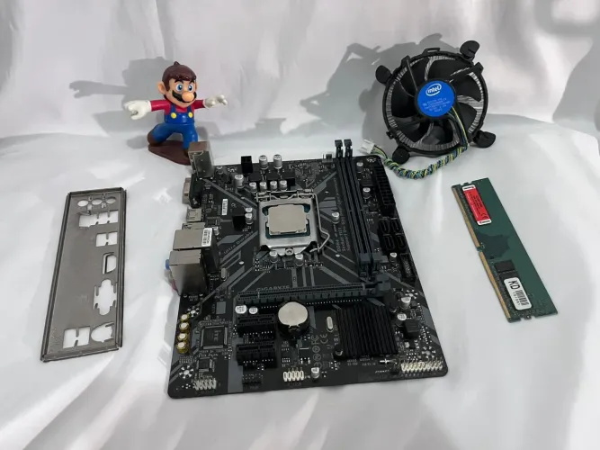 KIT PLACA GIGABYTE H310 + I5 9400 + 8GB DDR4