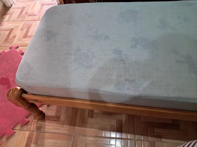 Cama de solteiro com colchão