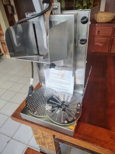 Ralador Elétrico Industrial Profissional Inox Malta 3 Discos Bivolt