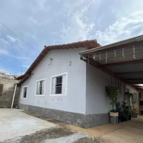 -Casa a venda em Jabaete