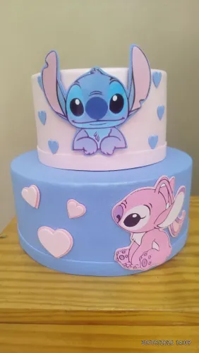 Bolo fake Stich e Angel.