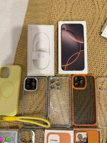 Caixa e acessórios iPhone 16 pro max