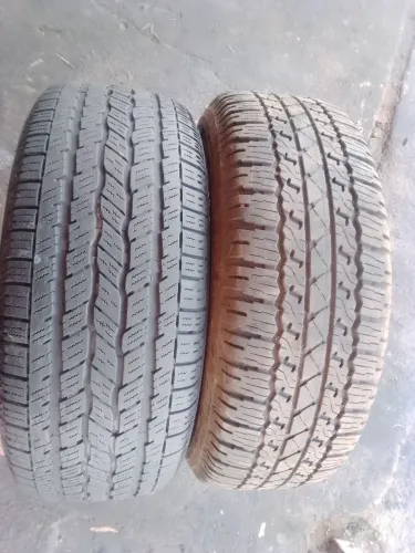 Vende-se 2 pneus aro 17 perfil 265/65R17