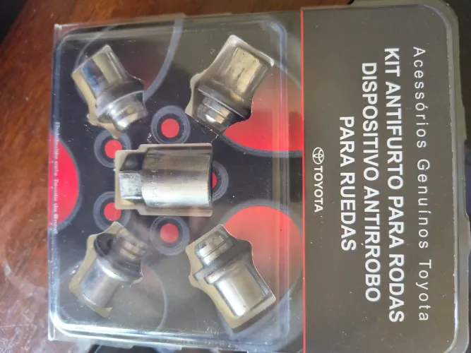 VENDO PARAFUSO ANTI FURTO PARA RODAS YARIS TOYOTA 
